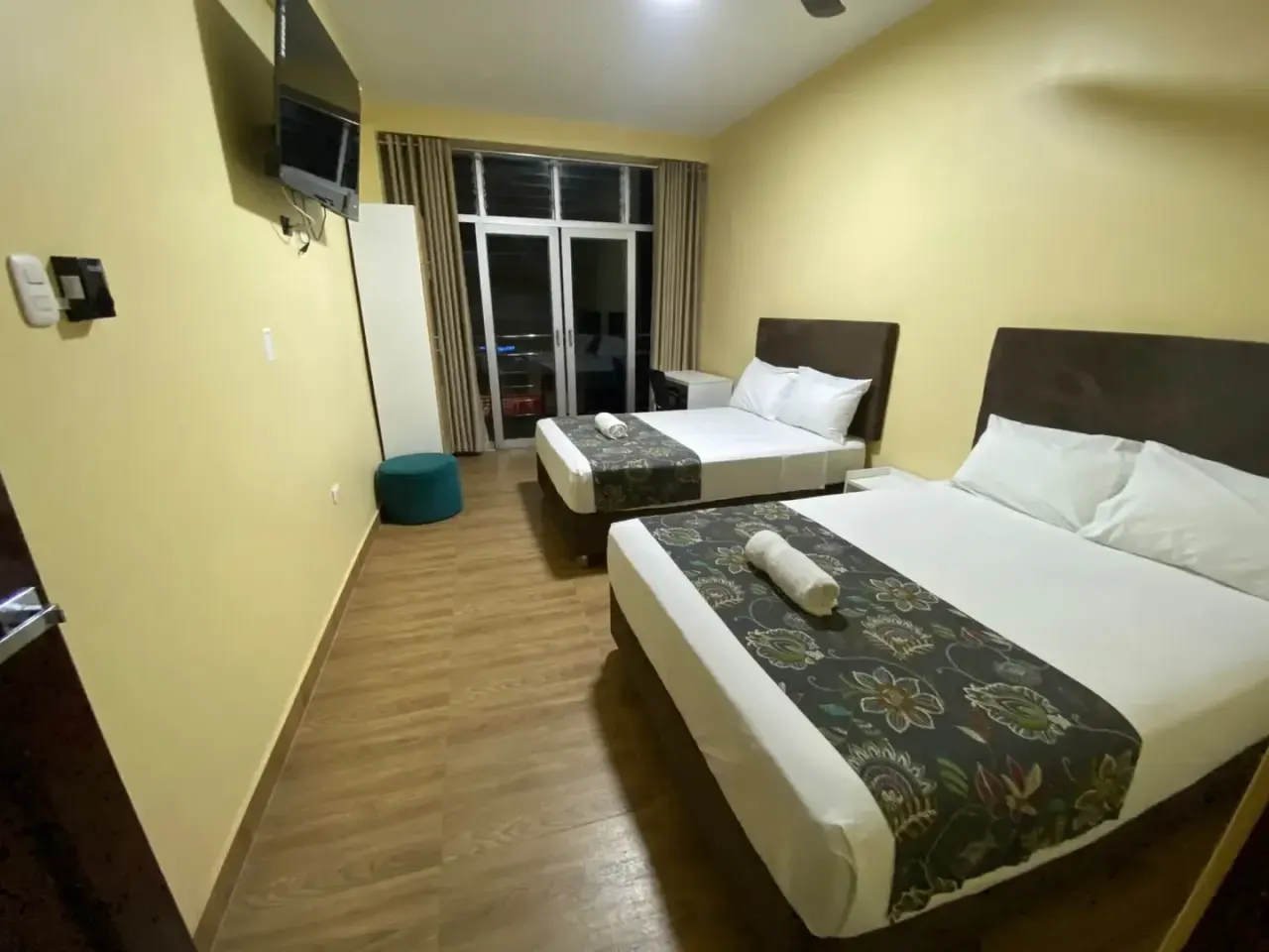 DOBLE SUPERIOR CON BALCON