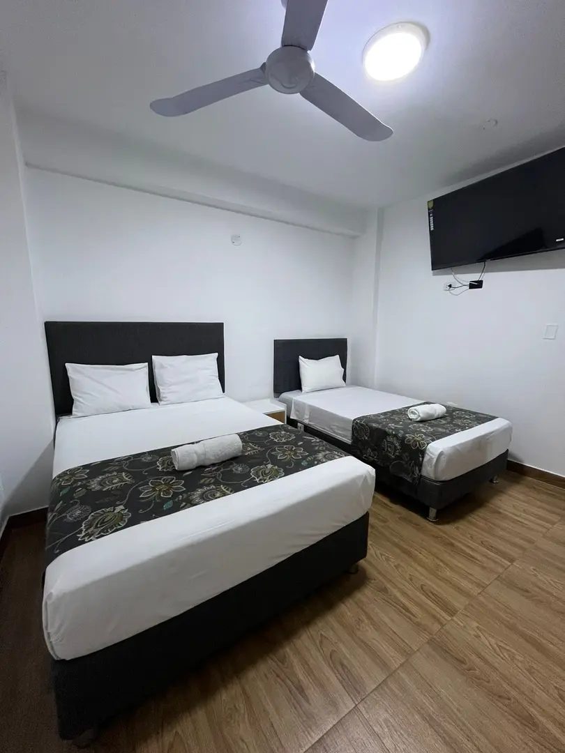 Habitación Doble Mixta Interna (max. 3 personas)