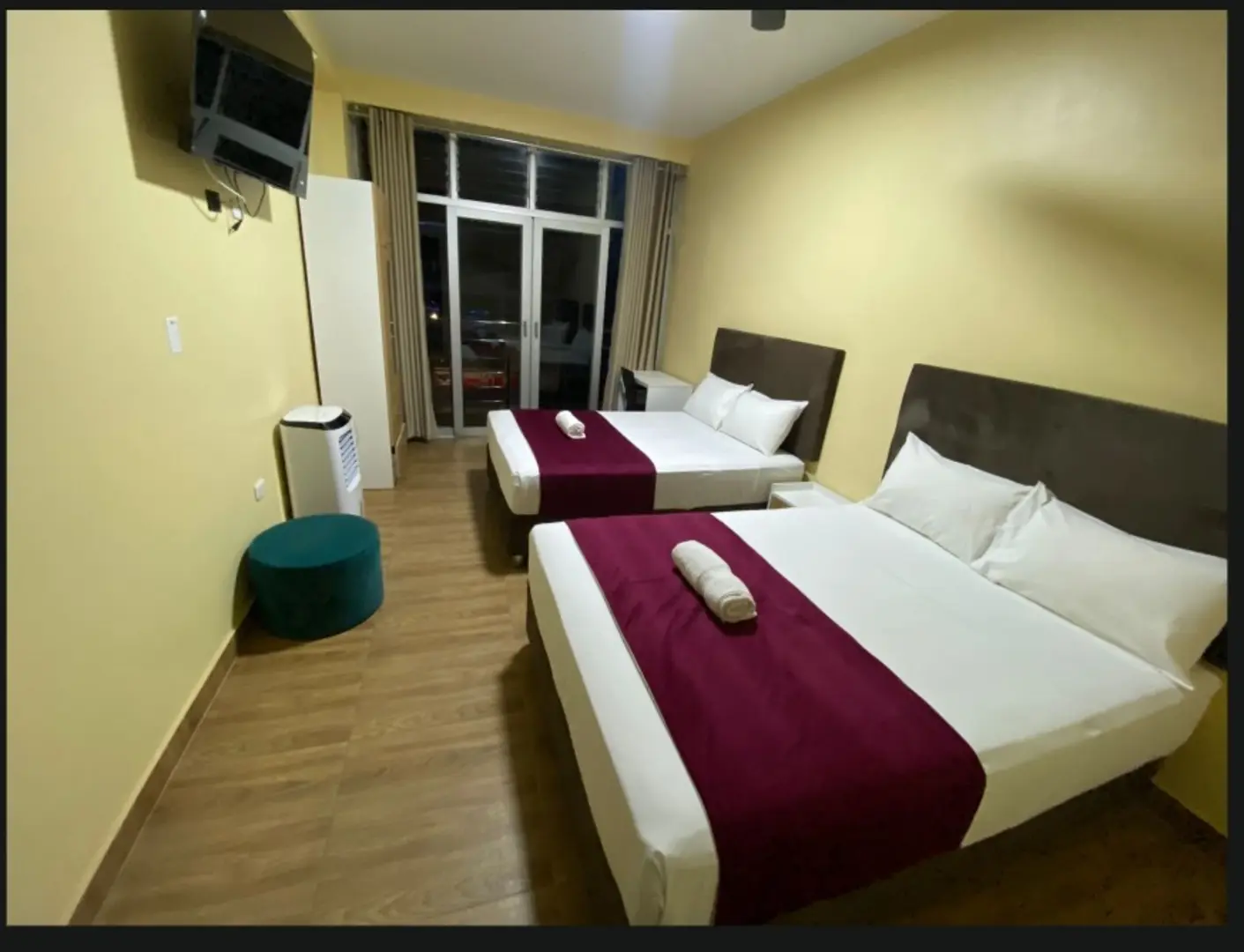 DOBLE SUPERIOR CON BALCON